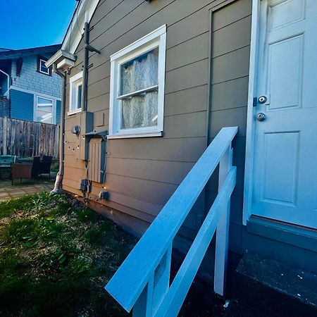 Tacoma Homestay- With Breakfast Included-Private Room エクステリア 写真