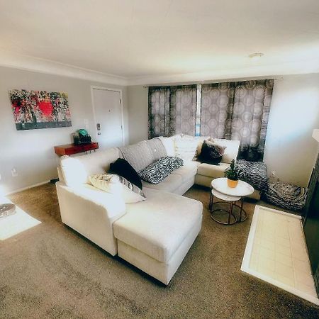 Tacoma Homestay- With Breakfast Included-Private Room エクステリア 写真