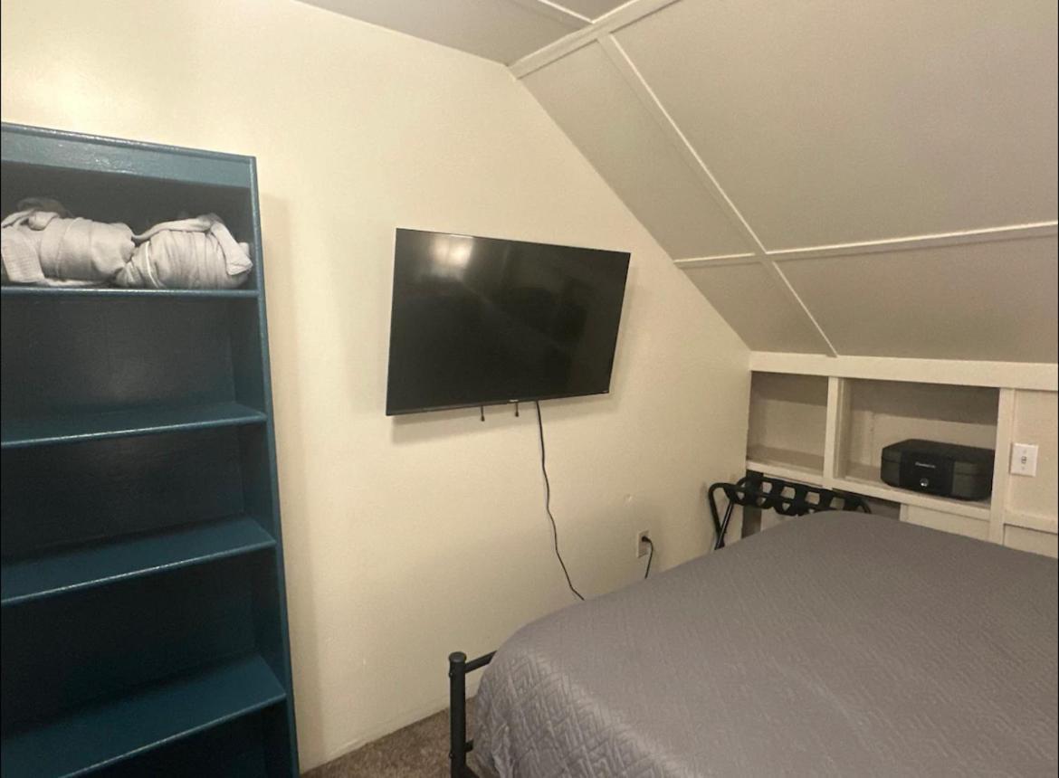 Tacoma Homestay- With Breakfast Included-Private Room エクステリア 写真